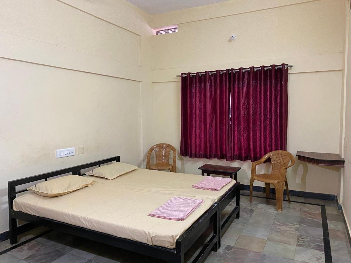 Sooryakamal Mahal Hotel Dharmastala Ngoại thất bức ảnh