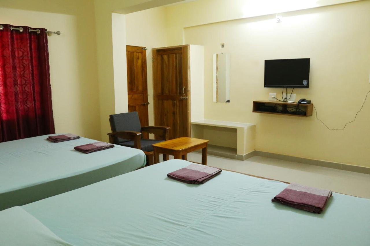 Sooryakamal Mahal Hotel Dharmastala Ngoại thất bức ảnh