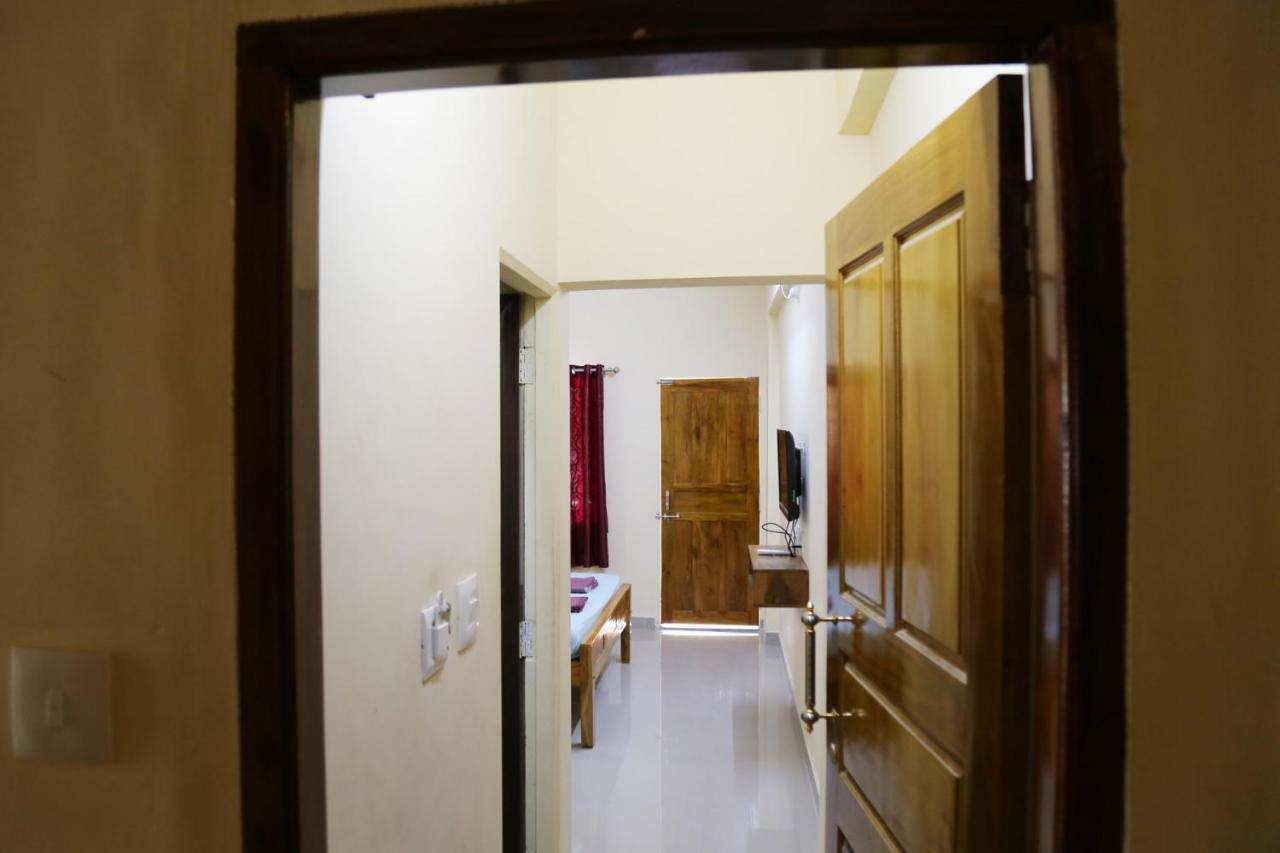 Sooryakamal Mahal Hotel Dharmastala Ngoại thất bức ảnh